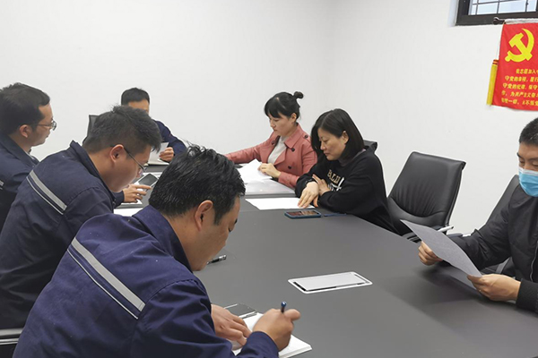 Hai nhân viên của Boda Danh dự gia nhập Đảng Cộng sản Trung Quốc.